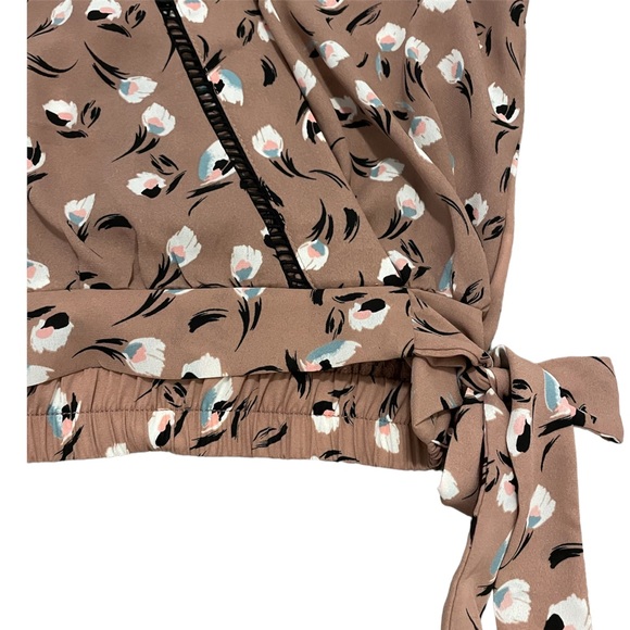 floral blouse size small v neck - Picture 3 of 4